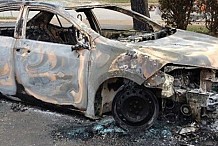 Abobo : Le véhicule du patron d'une Université brûle avec de l'argent à son bord